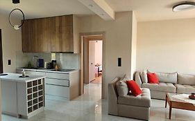 Sunny Beach Apartment Near Sounion